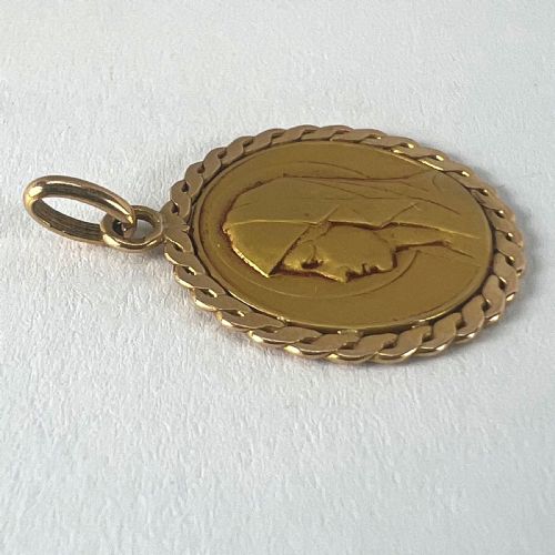 FRENCH RELIGIOUS VIRGIN MARY 18K YELLOW GOLD MEDAL PENDANT - ADDITIONAL PHOTO 14
