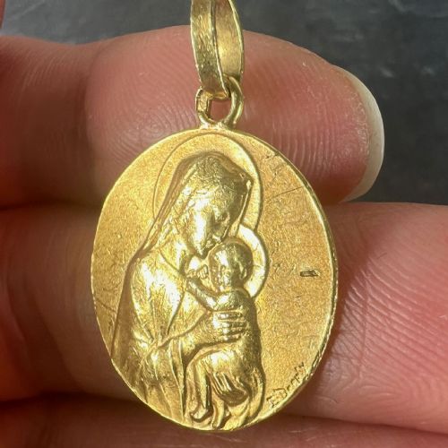 FRENCH DROPSY MADONNA AND CHILD 18K YELLOW GOLD RELIGIOUS MEDAL PENDANT - ADDITIONAL PHOTO 5