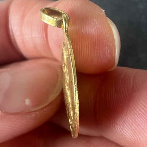 FRENCH DROPSY MADONNA AND CHILD 18K YELLOW GOLD RELIGIOUS MEDAL PENDANT - ADDITIONAL PHOTO 8