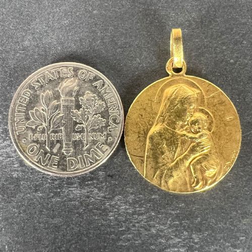 FRENCH DROPSY MADONNA AND CHILD 18K YELLOW GOLD RELIGIOUS MEDAL PENDANT - ADDITIONAL PHOTO 11
