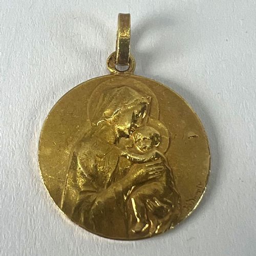 FRENCH DROPSY MADONNA AND CHILD 18K YELLOW GOLD RELIGIOUS MEDAL PENDANT - ADDITIONAL PHOTO 13