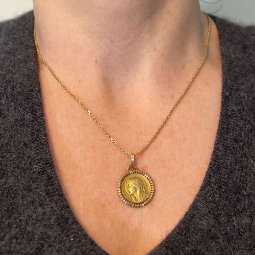 FRENCH PAGELI PERRIAT VIRGIN MARY 18K YELLOW GOLD RELIGIOUS MEDAL PENDANT - ADDITIONAL PHOTO 3