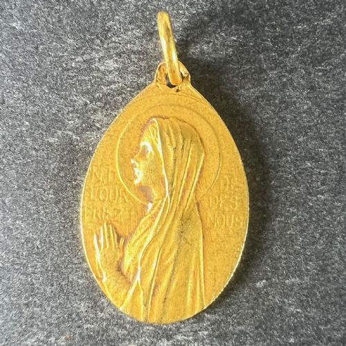 FRENCH VIRGIN MARY NOTRE DAME OF LOURDES 18K YELLOW GOLD CHARM PENDANT - ADDITIONAL PHOTO 1
