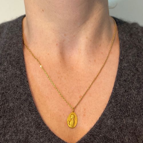 FRENCH VIRGIN MARY NOTRE DAME OF LOURDES 18K YELLOW GOLD CHARM PENDANT - ADDITIONAL PHOTO 9