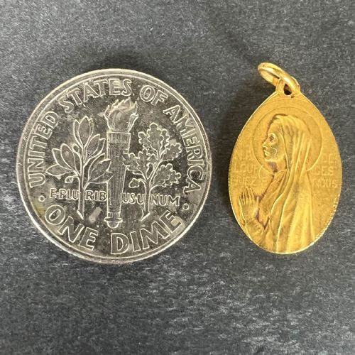 FRENCH VIRGIN MARY NOTRE DAME OF LOURDES 18K YELLOW GOLD CHARM PENDANT - ADDITIONAL PHOTO 11