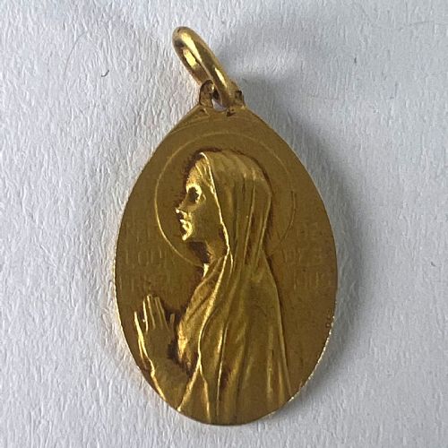 FRENCH VIRGIN MARY NOTRE DAME OF LOURDES 18K YELLOW GOLD CHARM PENDANT - ADDITIONAL PHOTO 12