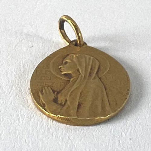 FRENCH VIRGIN MARY NOTRE DAME OF LOURDES 18K YELLOW GOLD CHARM PENDANT - ADDITIONAL PHOTO 16
