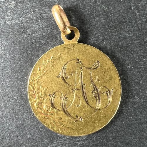 ANTIQUE FRENCH MADONNA AND CHILD 18K YELLOW GOLD RELIGIOUS MEDAL PENDANT - ADDITIONAL PHOTO 2