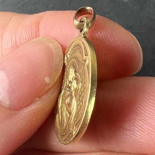 ANTIQUE FRENCH MADONNA AND CHILD 18K YELLOW GOLD RELIGIOUS MEDAL PENDANT - ADDITIONAL PHOTO 6
