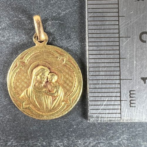 ANTIQUE FRENCH MADONNA AND CHILD 18K YELLOW GOLD RELIGIOUS MEDAL PENDANT - ADDITIONAL PHOTO 9