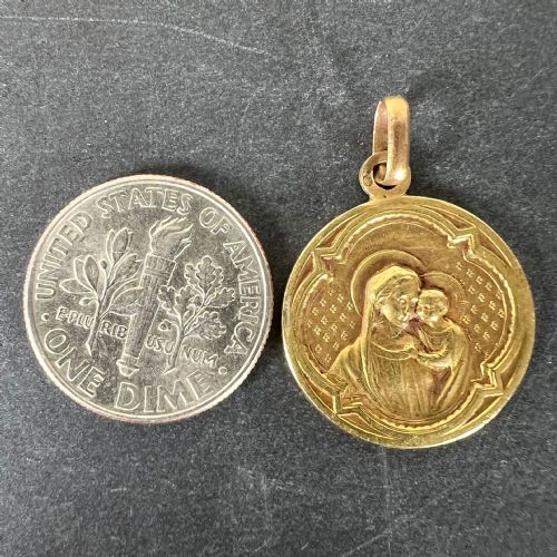 ANTIQUE FRENCH MADONNA AND CHILD 18K YELLOW GOLD RELIGIOUS MEDAL PENDANT - ADDITIONAL PHOTO 10