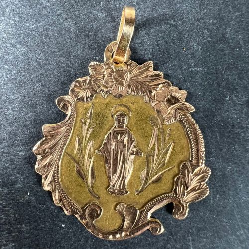 ANTIQUE FRENCH VIRGIN MARY FLORAL 18K YELLOW ROSE GOLD RELIGIOUS PENDANT MEDAL - ADDITIONAL PHOTO 1