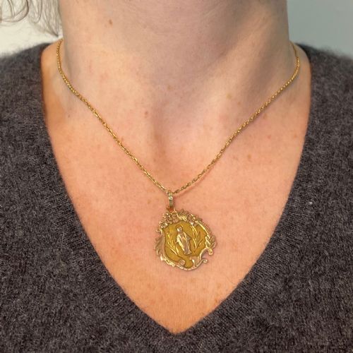ANTIQUE FRENCH VIRGIN MARY FLORAL 18K YELLOW ROSE GOLD RELIGIOUS PENDANT MEDAL - ADDITIONAL PHOTO 3