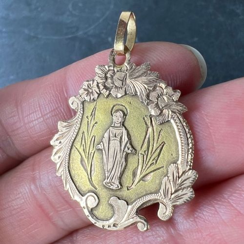 ANTIQUE FRENCH VIRGIN MARY FLORAL 18K YELLOW ROSE GOLD RELIGIOUS PENDANT MEDAL - ADDITIONAL PHOTO 5