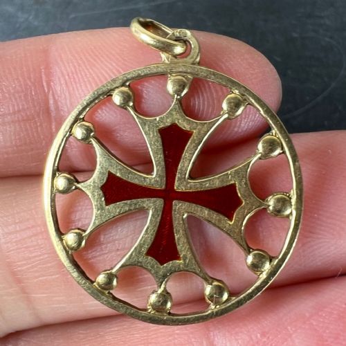 VINTAGE FRENCH 18K YELLOW GOLD RED ENAMEL MALTESE CROSS MEDAL CHARM PENDANT - ADDITIONAL PHOTO 4