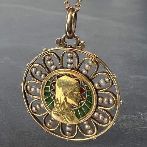 ANTIQUE FRENCH VIRGIN MARY 18K YELLOW GOLD PLIQUEAJOUR ENAMEL PEARL PENDANT MEDAL - ADDITIONAL PHOTO 3