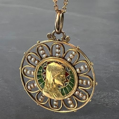 ANTIQUE FRENCH VIRGIN MARY 18K YELLOW GOLD PLIQUEAJOUR ENAMEL PEARL PENDANT MEDAL - ADDITIONAL PHOTO 5