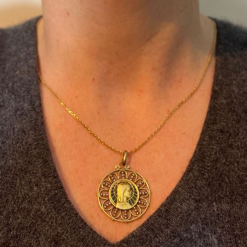 ANTIQUE FRENCH VIRGIN MARY 18K YELLOW GOLD PLIQUEAJOUR ENAMEL PEARL PENDANT MEDAL - ADDITIONAL PHOTO 8
