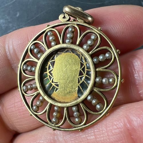 ANTIQUE FRENCH VIRGIN MARY 18K YELLOW GOLD PLIQUEAJOUR ENAMEL PEARL PENDANT MEDAL - ADDITIONAL PHOTO 12