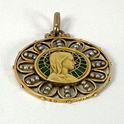 ANTIQUE FRENCH VIRGIN MARY 18K YELLOW GOLD PLIQUEAJOUR ENAMEL PEARL PENDANT MEDAL - ADDITIONAL PHOTO 17