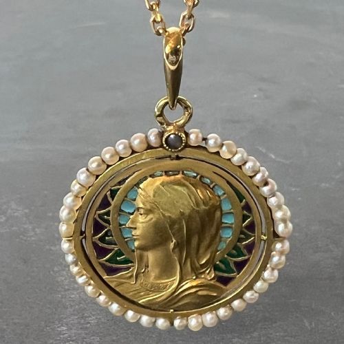 ANTIQUE FRENCH VIRGIN MARY 18K YELLOW GOLD PLIQUEAJOUR ENAMEL PEARL PENDANT MEDAL - ADDITIONAL PHOTO 2