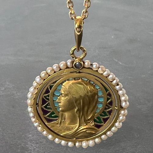 ANTIQUE FRENCH VIRGIN MARY 18K YELLOW GOLD PLIQUEAJOUR ENAMEL PEARL PENDANT MEDAL - ADDITIONAL PHOTO 3