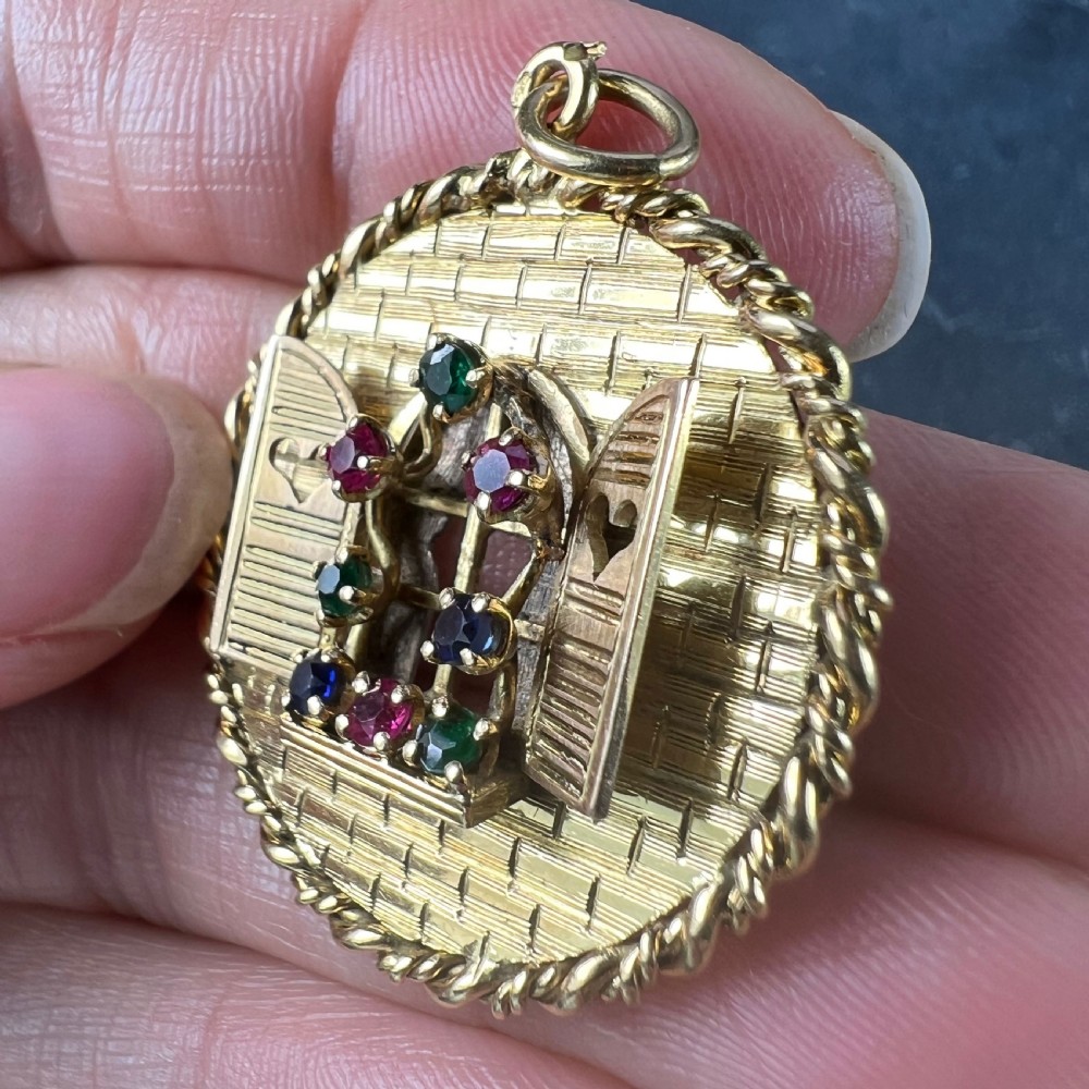 French Open Window Love Heart 18K Yellow Gold Gem Set Pendant View VII