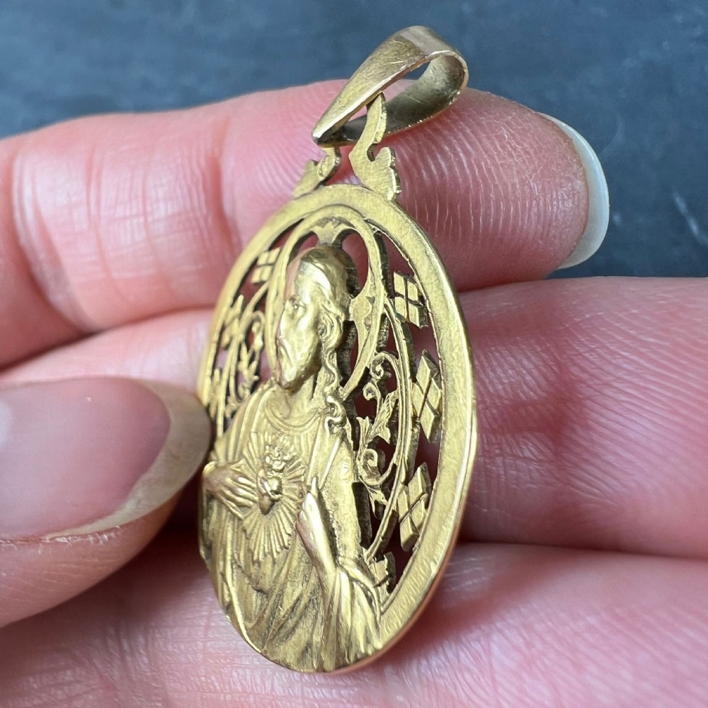 French Lavrillier Sacred Heart Madonna and Child 18K Yellow Gold Medal Pendant View VII