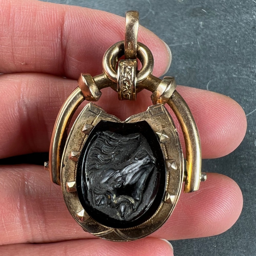 Horseshoe Onyx Horse Cameo 18K Rose Gold Pendant Locket View VIII