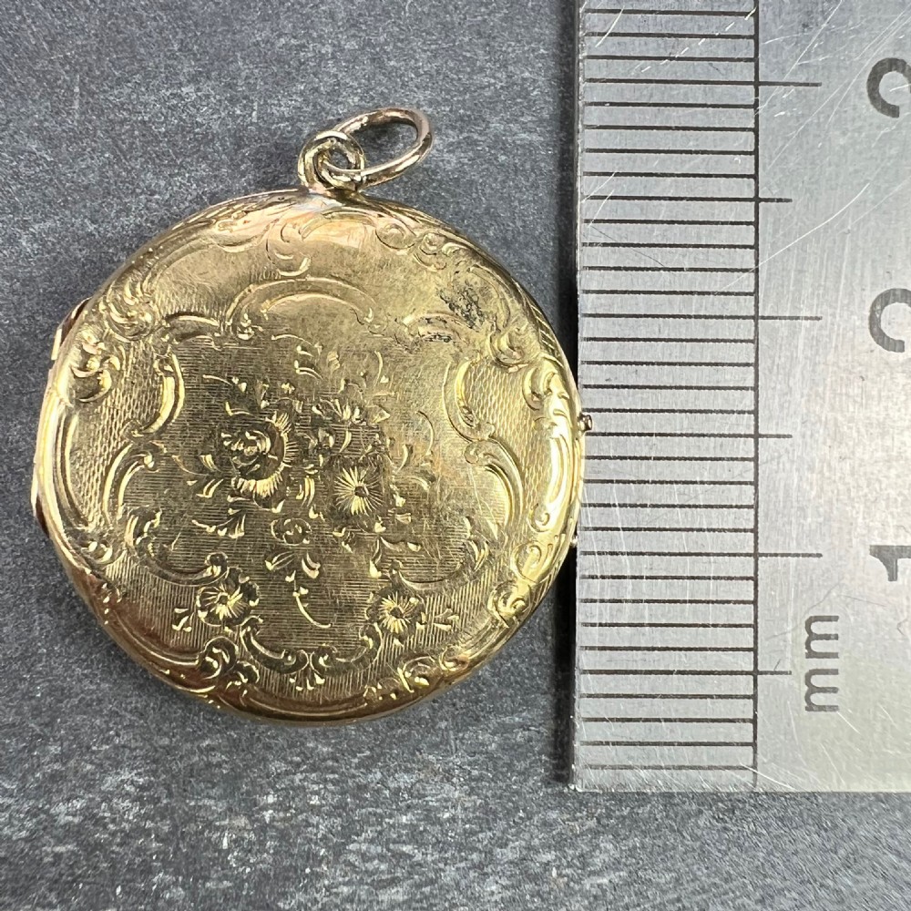 French Flowers 18 Karat Yellow Gold Pendant Locket View XII