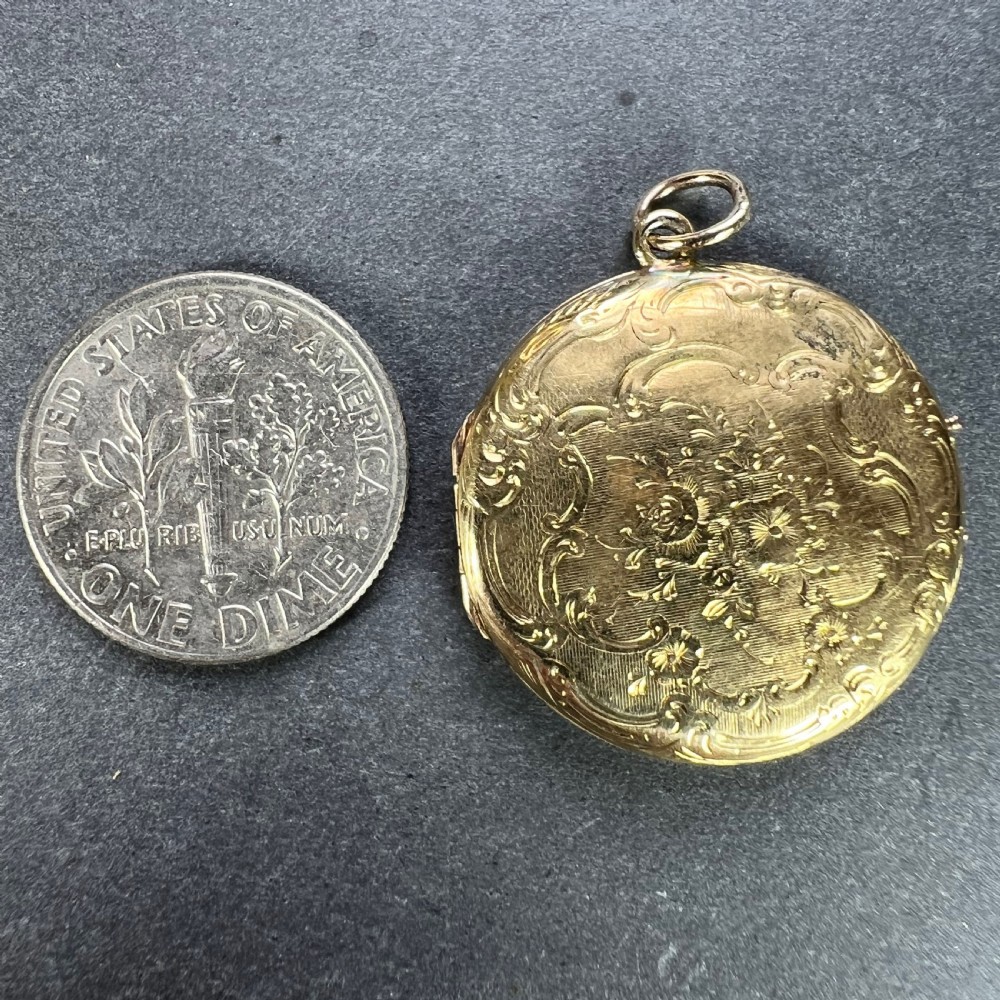 French Flowers 18 Karat Yellow Gold Pendant Locket View XIII