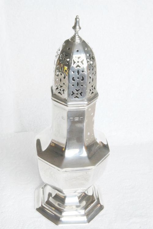 Edwardian Solid Silver Sugar Shaker / Caster 1905