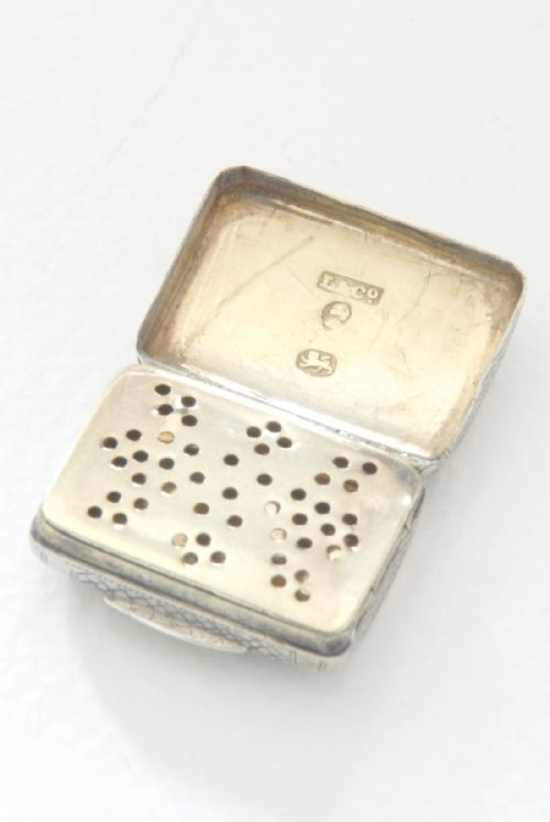 fig 2. A George III Solid Silver Vinaigrette 1823