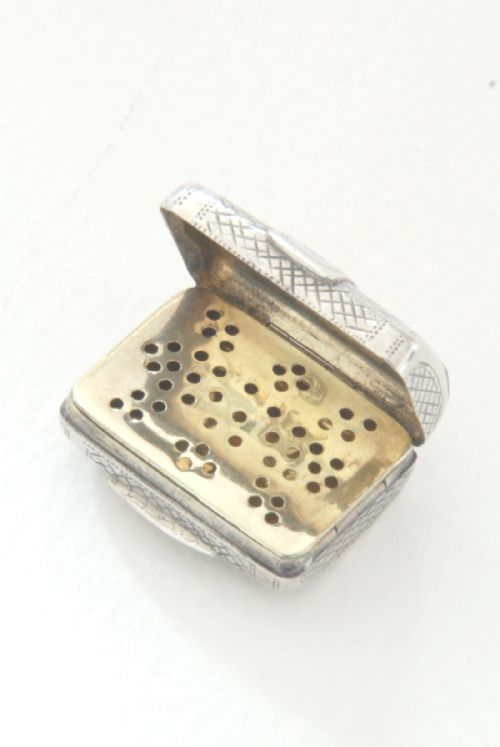 fig 3. A George III Solid Silver Vinaigrette 1823