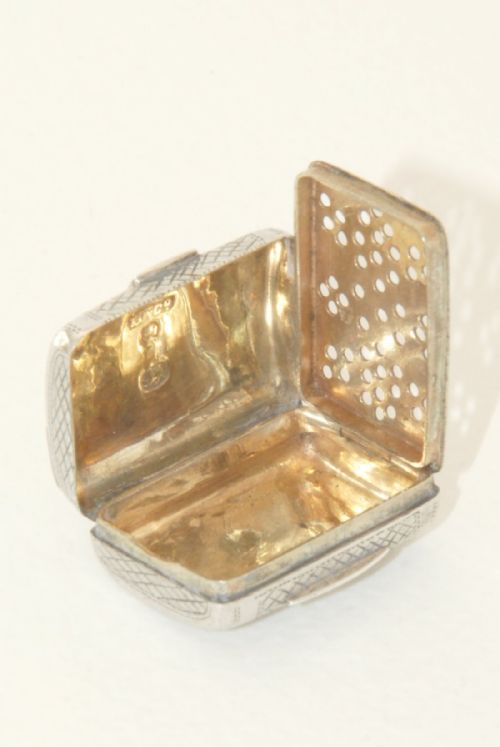 fig 4. A George III Solid Silver Vinaigrette 1823