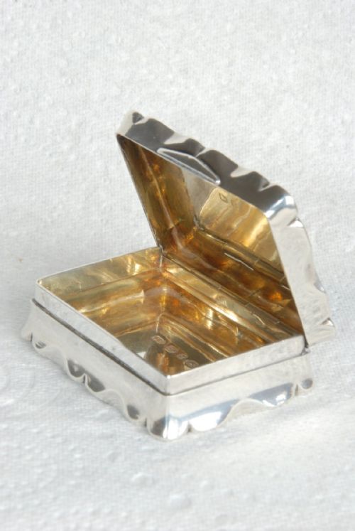 Victorian Solid Silver Snuff Box 1899