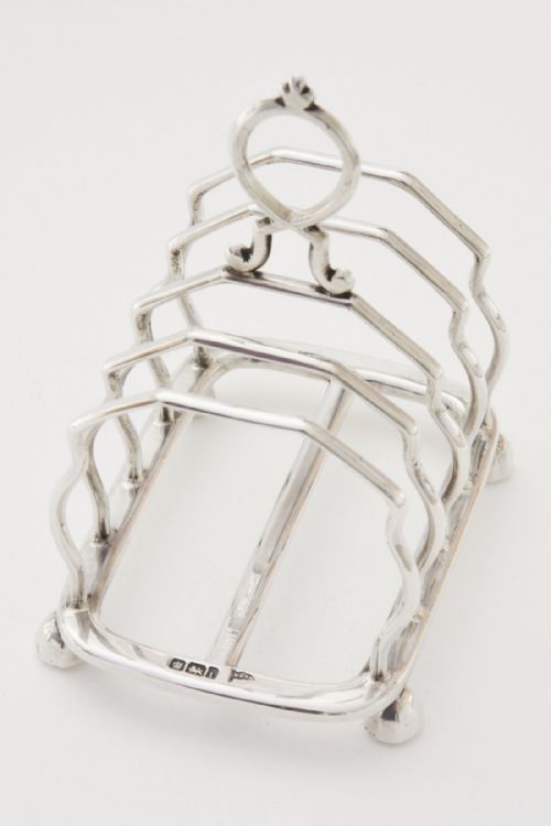 fig 2. Silver Four Slice Solid Toast Rack 1901