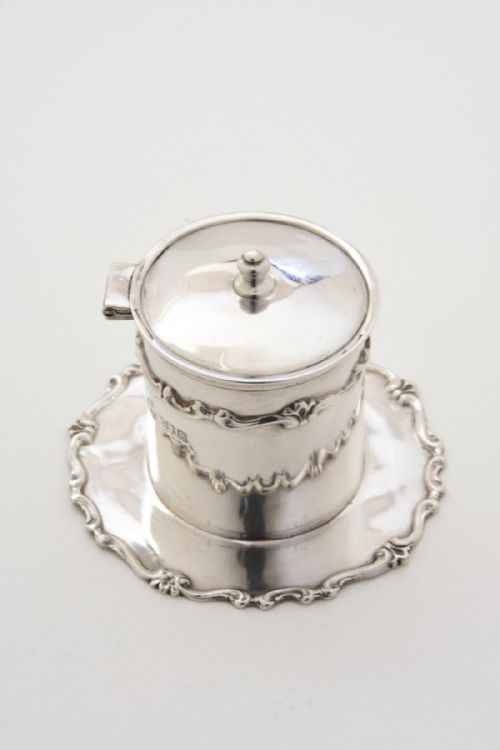 fig 3. Rare William Comyns Silver Inkwell 1913