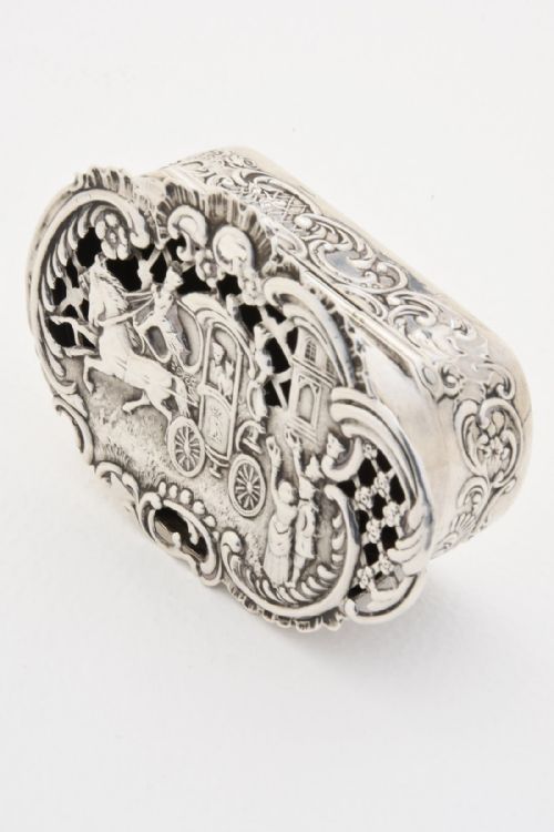 fig 1. Solid Silver Potpourri Box by William Comyns 1906