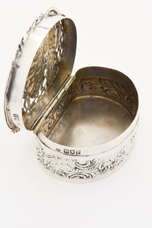 fig 2. Solid Silver Potpourri Box by William Comyns 1906