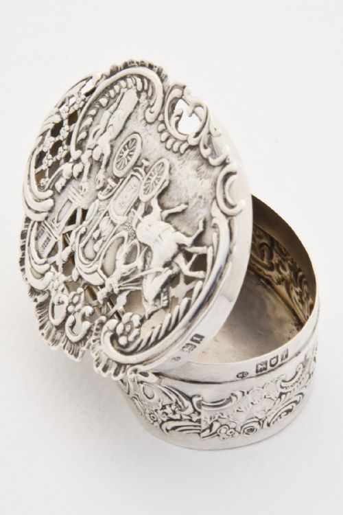 fig 3. Solid Silver Potpourri Box by William Comyns 1906