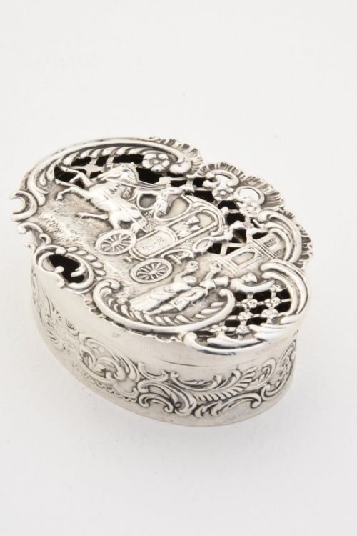 fig 4. Solid Silver Potpourri Box by William Comyns 1906