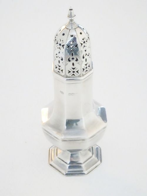 Edwardian Solid Silver Sugar Shaker / Caster 1905