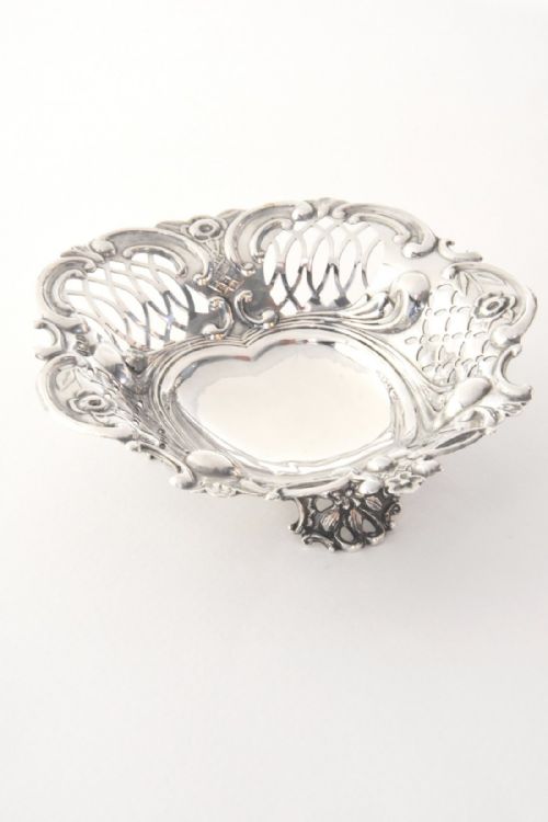 fig 3. Solid Silver Heart Shaped Dish - William Hutton 1896