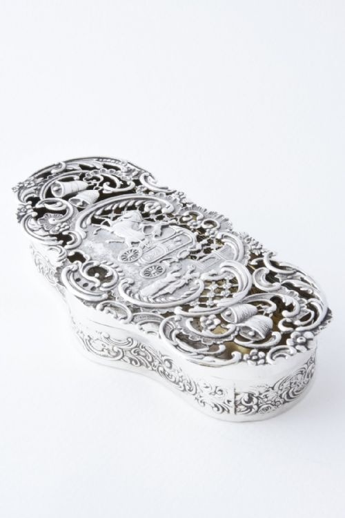 fig 1. Rare Large Solid Silver Pot Pourri Box - William Comyns 1904