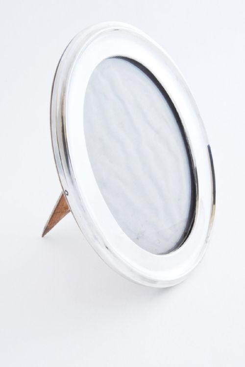 fig 1. Oval Silver Oak Backed Photo Frame 1915