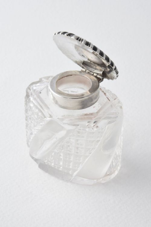 fig 5. Edwardian Silver Mounted Inkwell with Tray and Pen Stand 1902