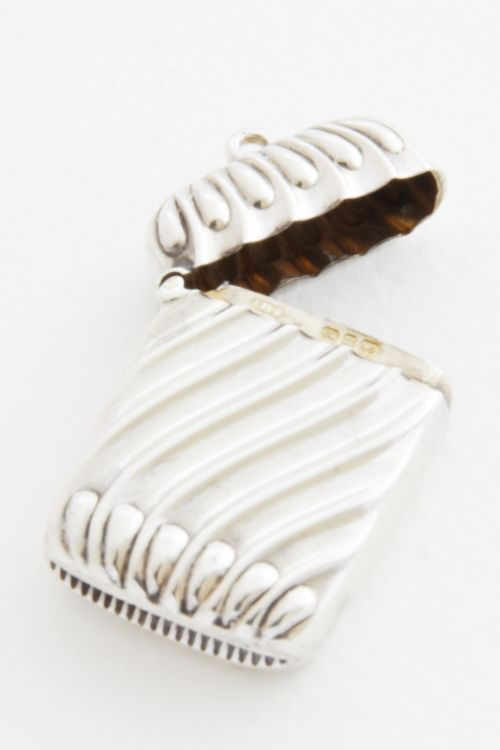 fig 3. Victorian Solid Silver Vesta Case 1894