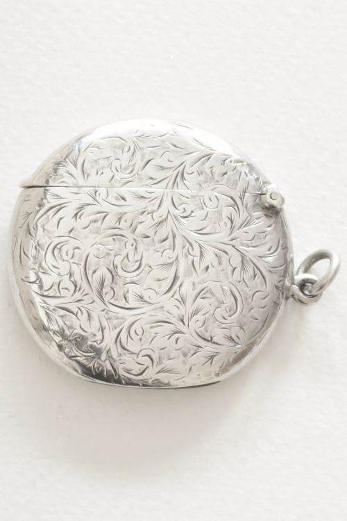 fig 1. Solid Silver Round Vesta Case 1904