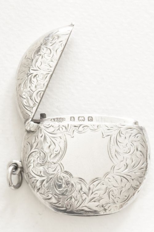 fig 2. Solid Silver Round Vesta Case 1904